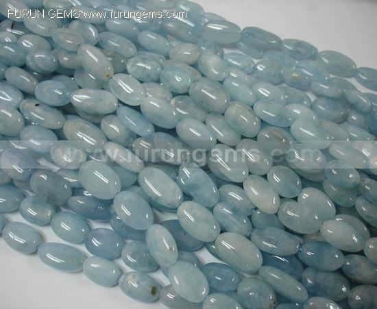 aquamarine oval nuggets 8x14mm around