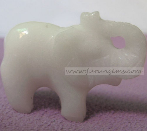 white jade elephant carvings 40mm