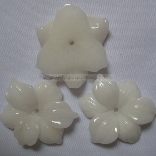 white jade flowers carvings 15-50mm