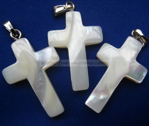 white MOP cross pendant 17x25mm